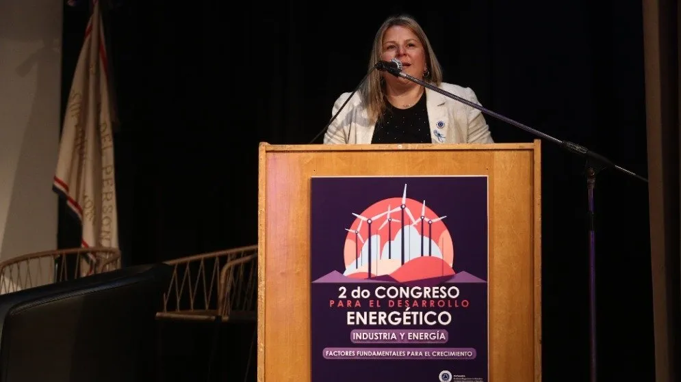 Industria, soberanía y servicios públicos: los ejes del Congreso Energético del IAETES que abrazó la lucha en Tierra del Fuego